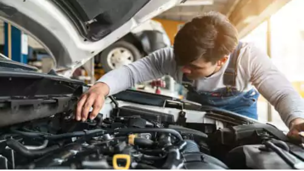 وظيفة ميكانيكي سيارات للعمل مساعد فاحص – الدمام